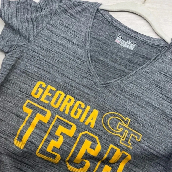 Under Armour Tops - UNDER ARMOUR Heat Gear Georgia Tech‎ Semi Fitted Top Small
